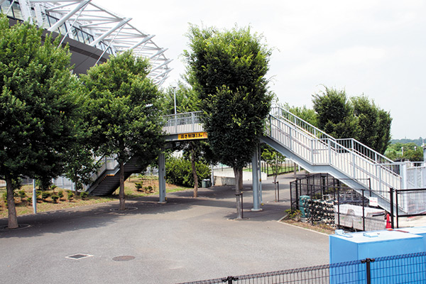 アミノバイタルフィールド連絡橋
